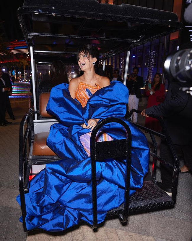 Captivating Looks Of Nora Fatehi In Colorful Outfit